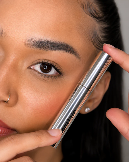 Bestiale Obsession Mascara – lifestyle shot