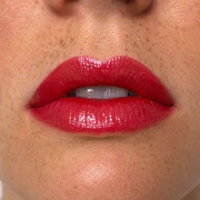 Bestiale Flirt Lip Oil – swatch on lips