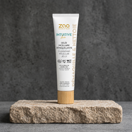 Zao Cleansing Micellar Jelly πάνω σε πέτρα