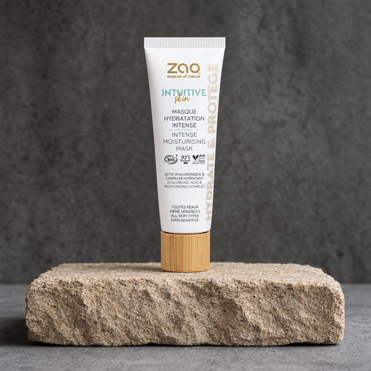 ZAO Intense Moisturising Mask πάνω σε πέτρα