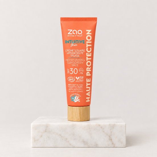 ZAO SPF 30 σε απλό μαρμάρινο βάθρο